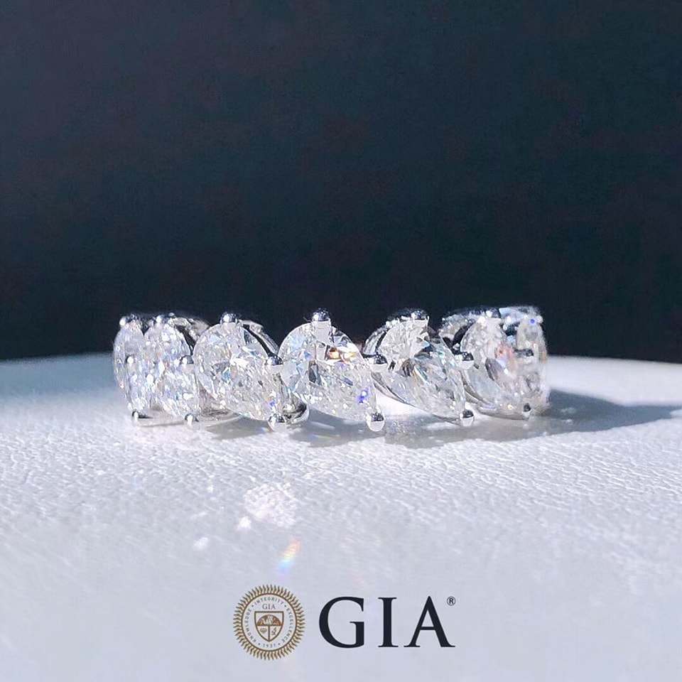 GIA 2.12ct 水滴款鑽石排戒GIA Pear Shaped Diamond Half Band Ring 